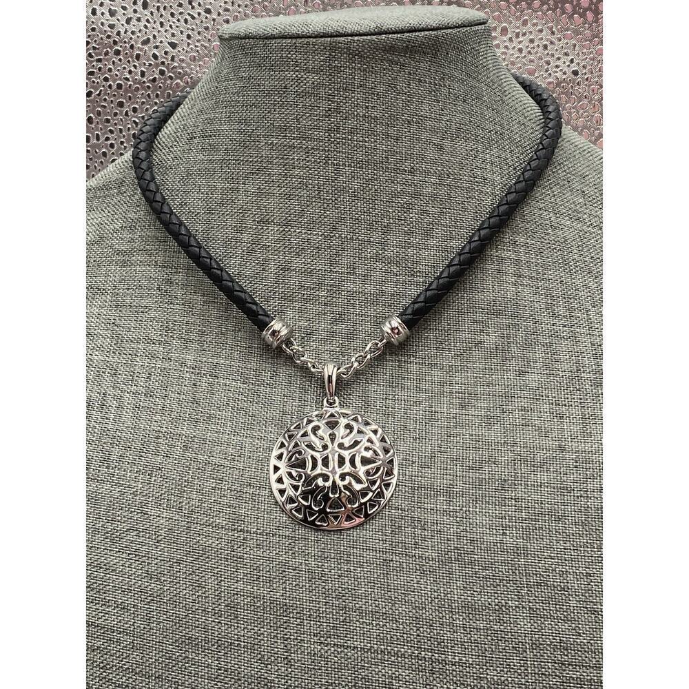 PREMIER DESIGNS Medallion Genuine Leather Choker Necklace 15”-18”